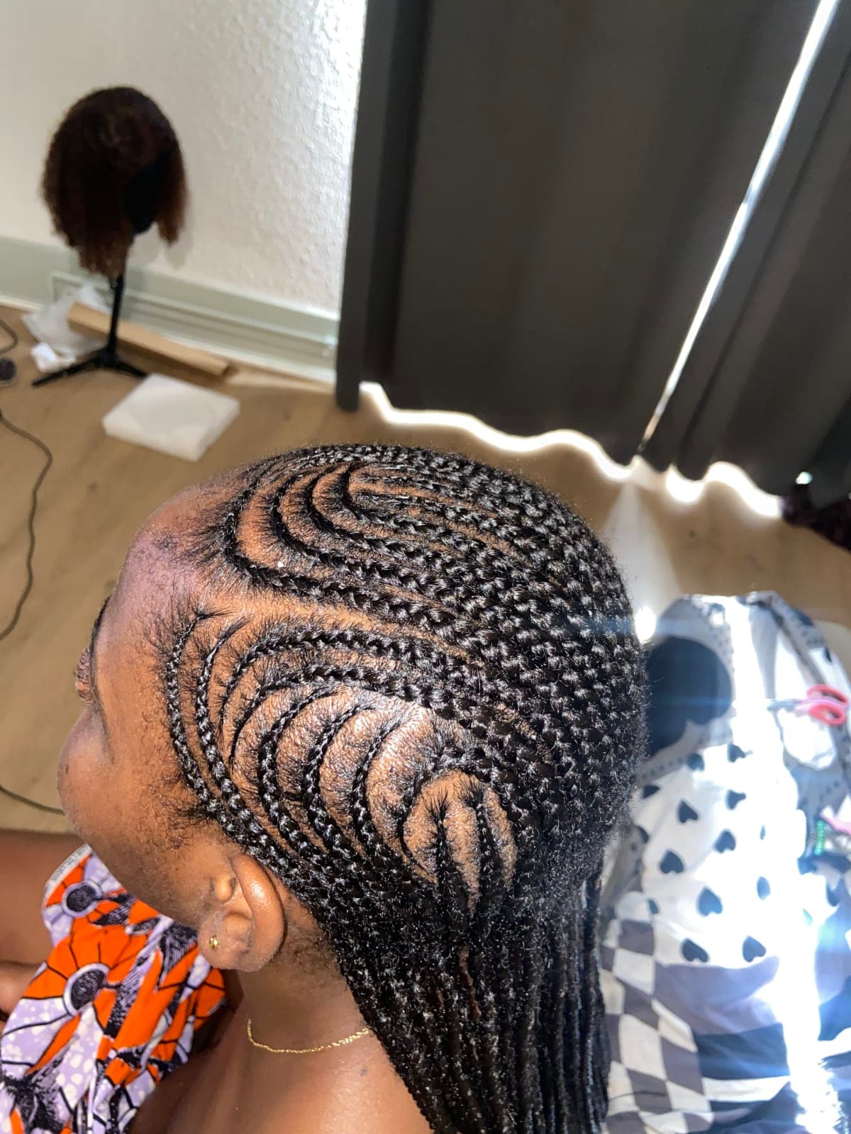 CAHLUXHAIR - Coiffeuse afro spécialisée en Knotless braid, Nattes, Twist à domicile Grenoble, ARA, France 