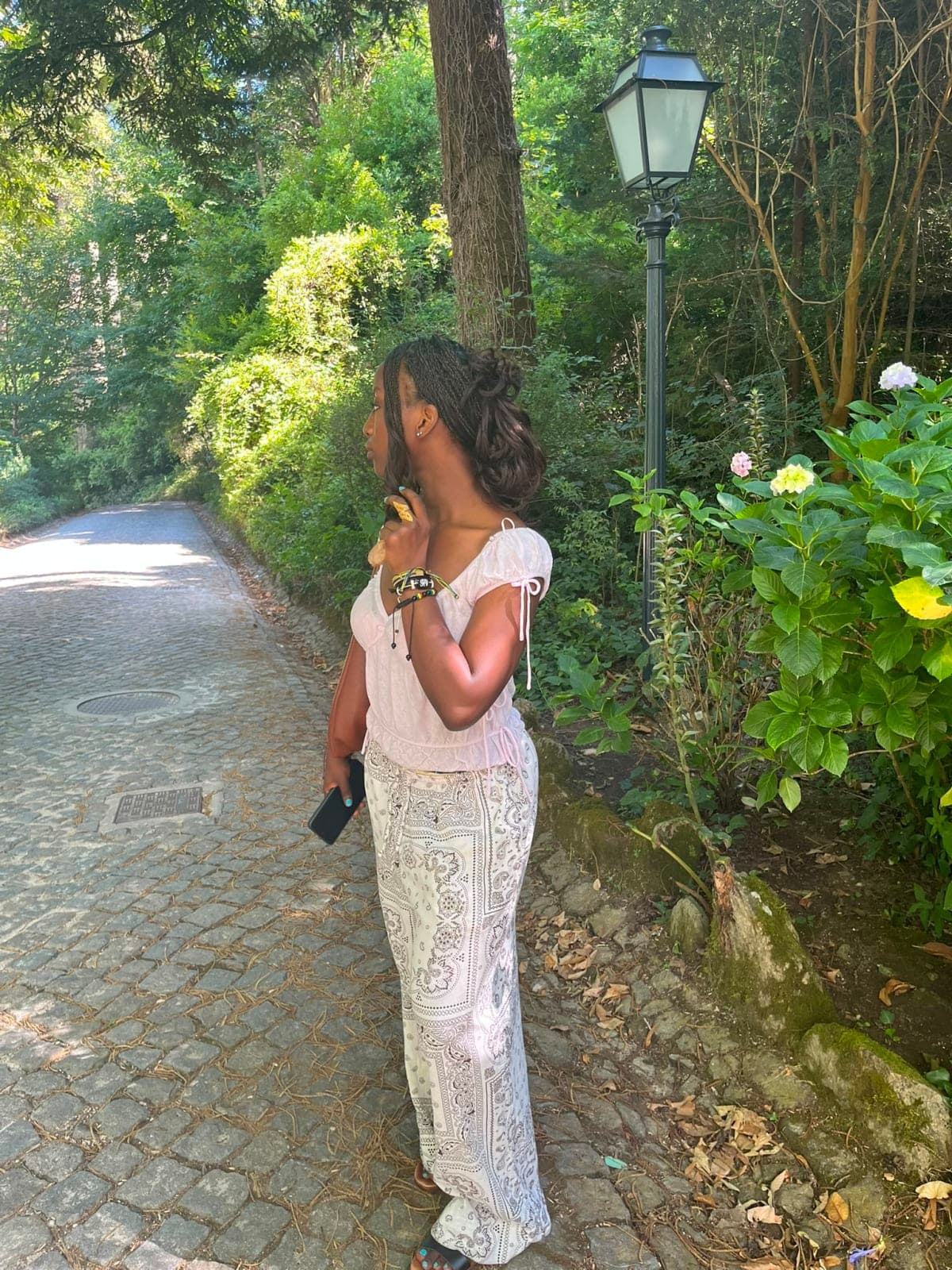 Bah Fatima - Coiffeuse afro spécialisée en Tresse cheuveux naturelle, Twist, Braids à domicile Lyon  