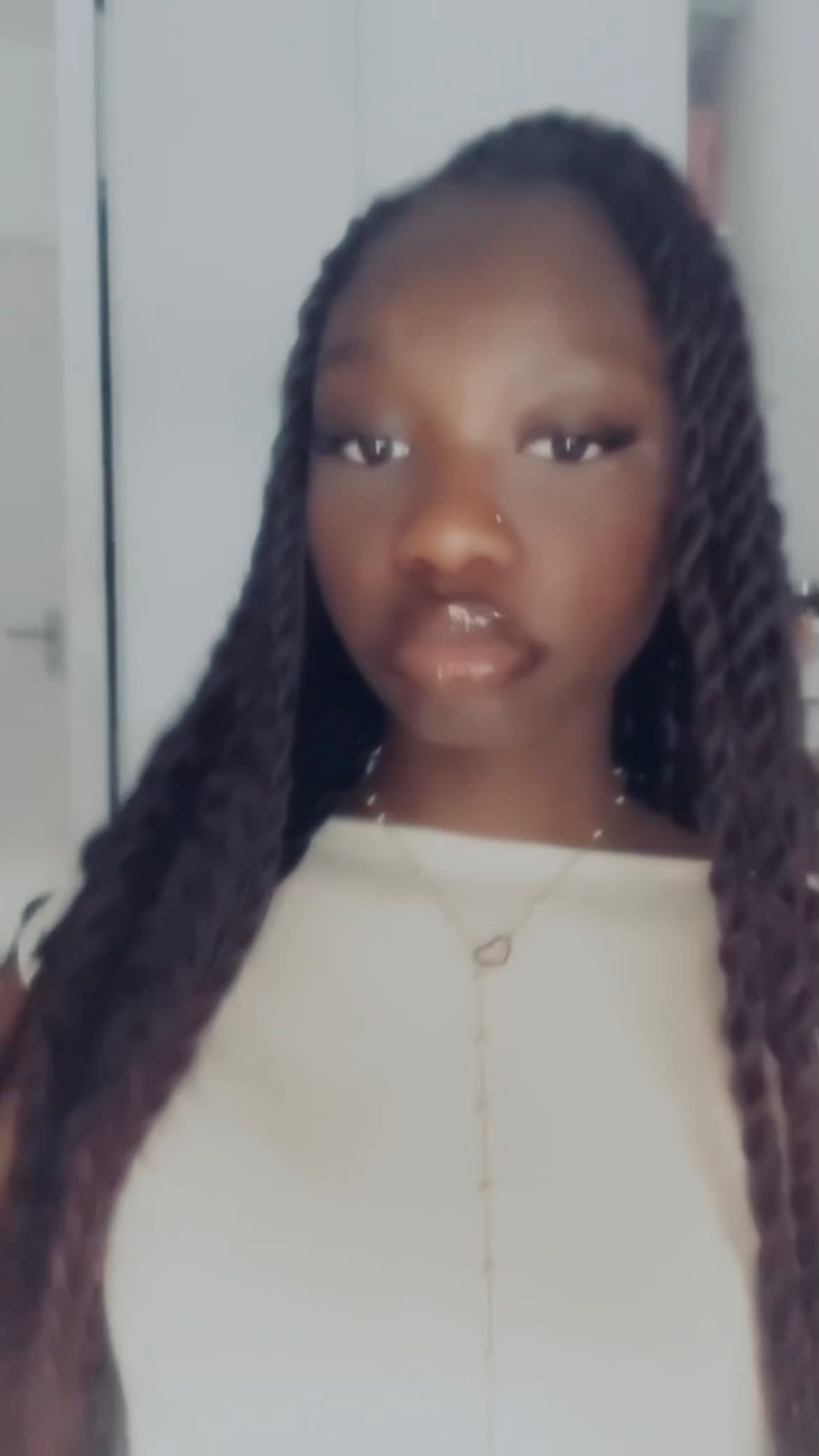 Jessica - Coiffeuse afro spécialisée en braids long, Short braids, Knotless braid, Twist  