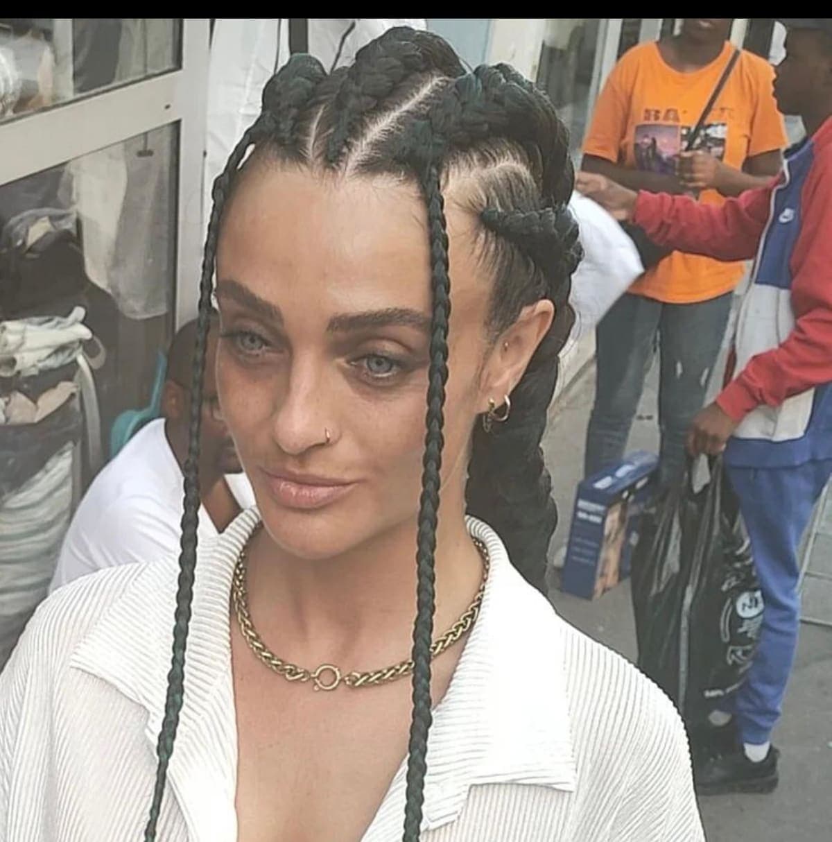 new tendances beauty - Coiffeuse afro spécialisée en Tissage, Soin capillaire, Tresses crochet braids, Défrisage, Box braids, Rajout de mèches, Tresses, Pose de perruque en salon 4 Rue Lacroix, 75017 Paris, France